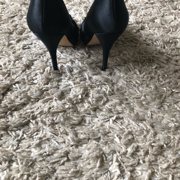 ALDO~ Black satin heels - Picture 4 of 8